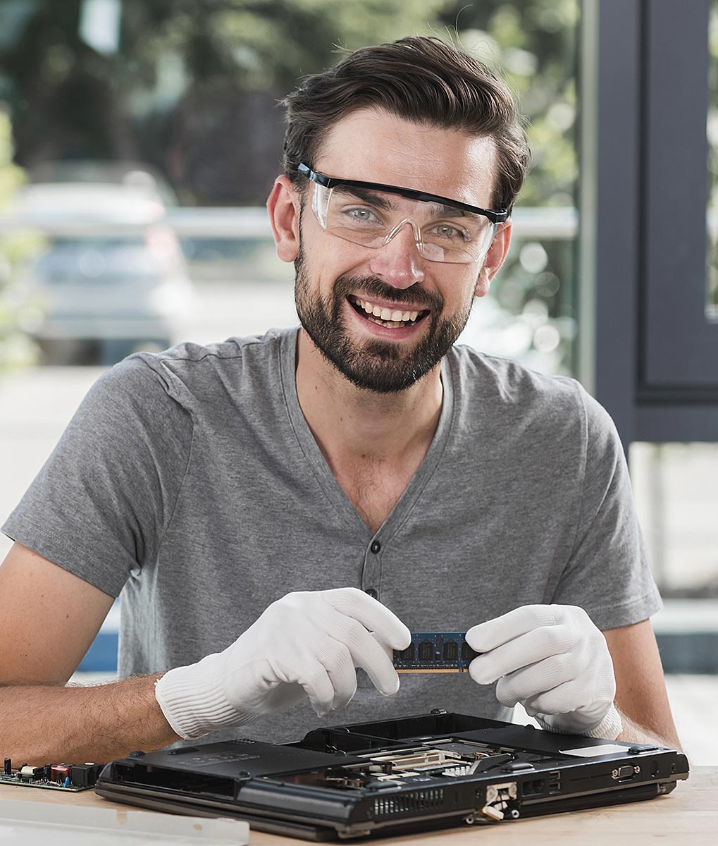 Smartech Computers providing business IT support, repair, and networking services in Calgary